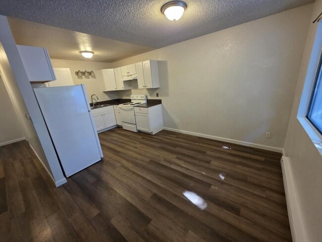 Photo - 140 Lewis Ave