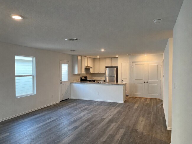 Photo - Beautiful Home in Navarro Ranch (Navarro ISD) with Resort-Style Amenities