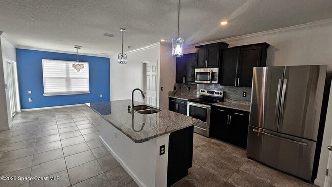 Photo - 965 Newton Cir
