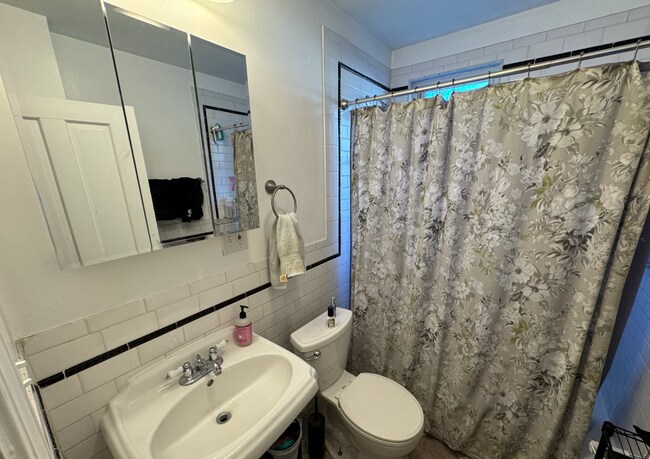 Photo - 176 Elm St Unit 2