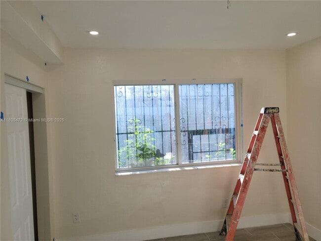 Building Photo - 150 NE 82nd Terrace Unit 2 Rental