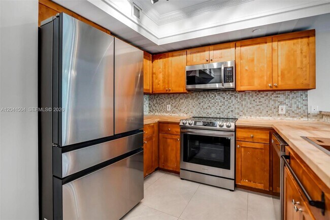 Photo - 1723 SW 2nd Ave Unit 607