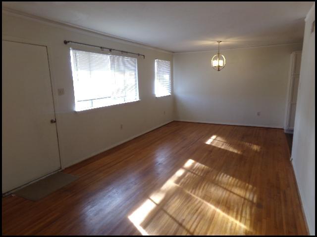 Photo - 408 Pickwick Ln