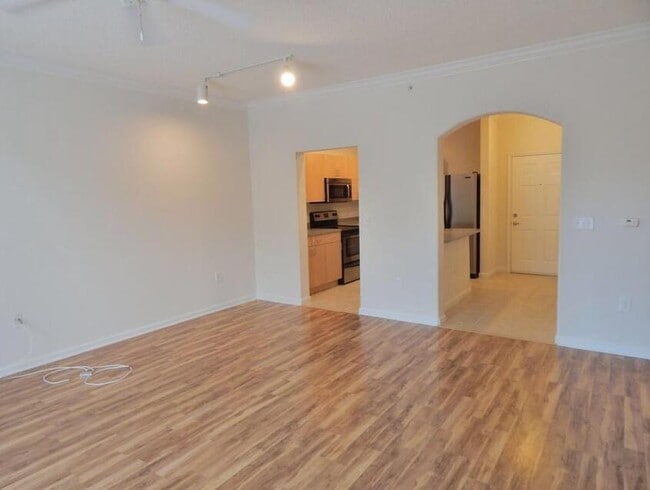 Photo - 533 NE 3rd Ave Unidad 120