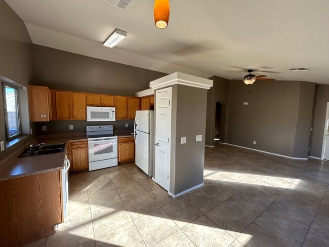 Photo - 3 bedroom 2 bathroom home in Maricopa