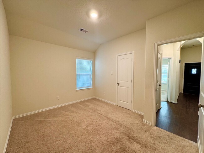 Building Photo - 9026 Beacon Mill Dr