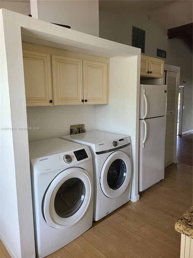 Photo - 10520 Buttonwood Ave
