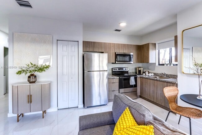 Photo - 339 W 78th Rd Unit 203