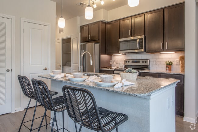 2 BR, 2 BA -1060 SF