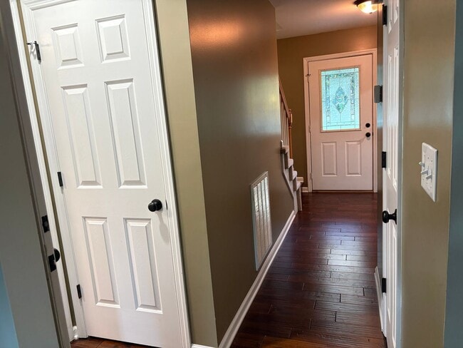 Photo - Knoxville 37923 - 3 bedroom, 2.5 bath home...