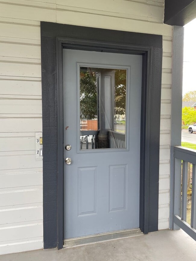 Photo - M1614 #1-3 Unit M1614-3