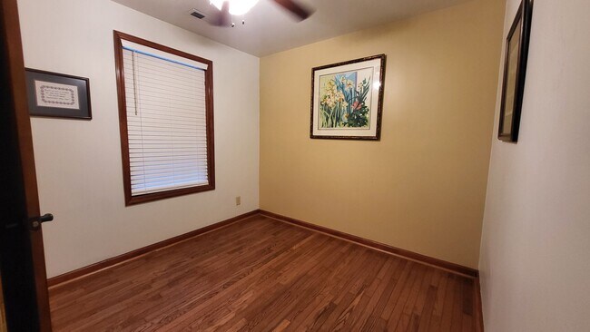 Photo - 2-Bedroom, 3-Bathroom Home - Utilities Included