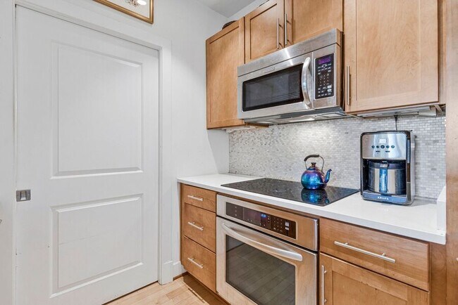 Photo - 5201 Wisconsin Ave NW