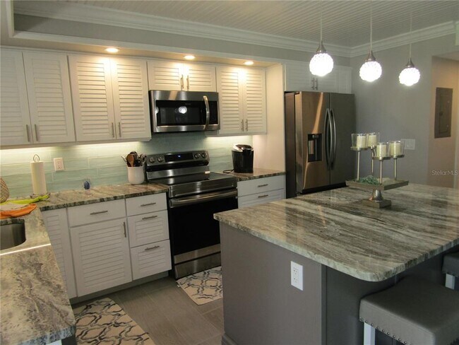 999 Inlet Cir Unit B104