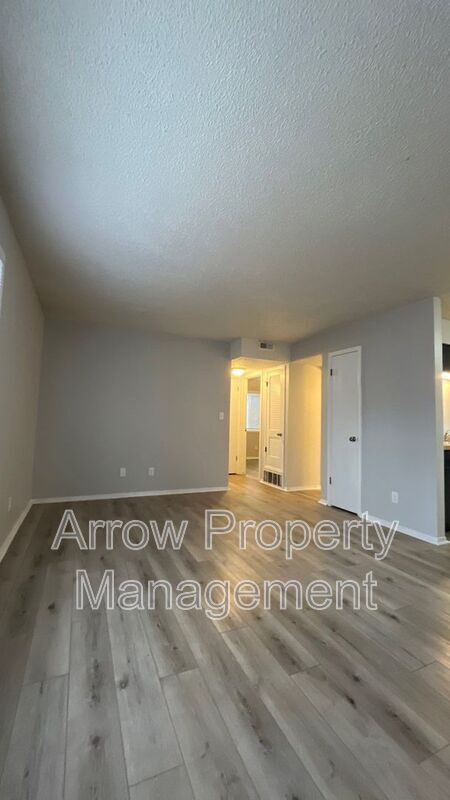 Photo - 729 H St Unit 1