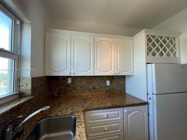 Photo - 4747 Collins Ave Unit 1102