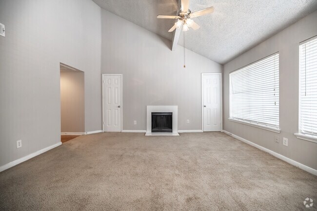 1BR, 1BA - 803SF - Living Room