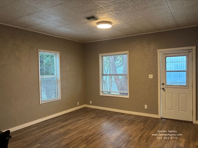 Photo - 1727 Pease Ave