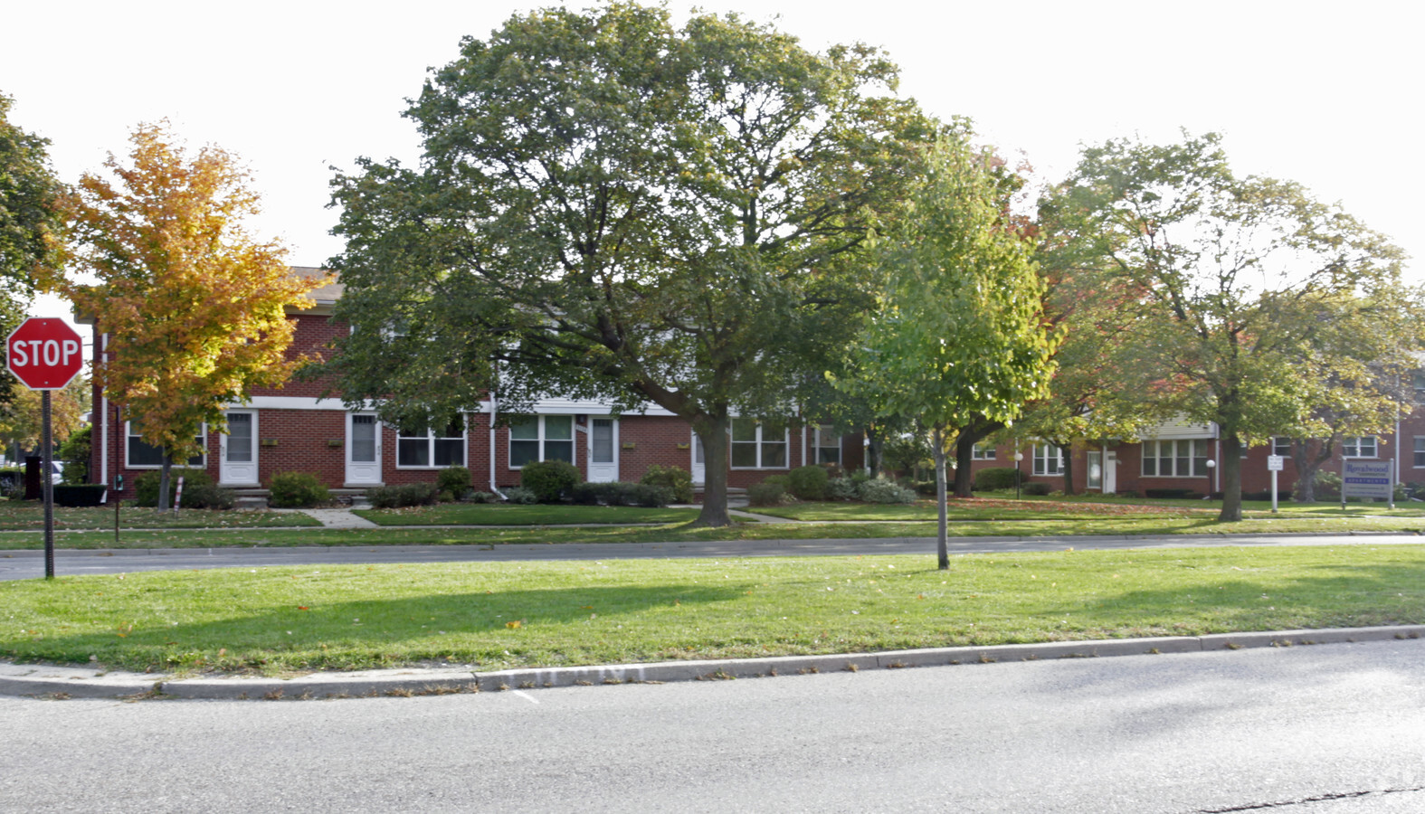 Photo - Royalwood Cooperatives Apartments