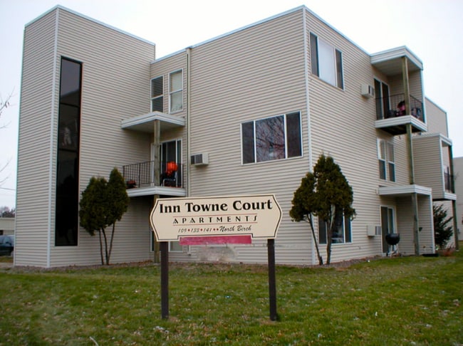 Building Photo - 133 Birch St N Rental