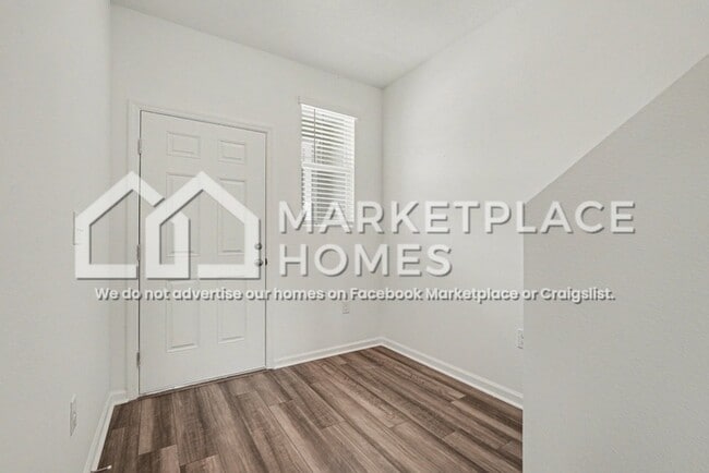 Photo - 11910 Sylvia St