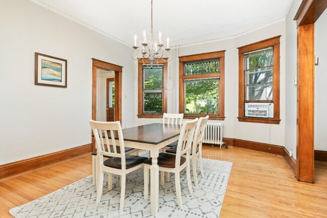 Photo - 567 Ottawa Ave