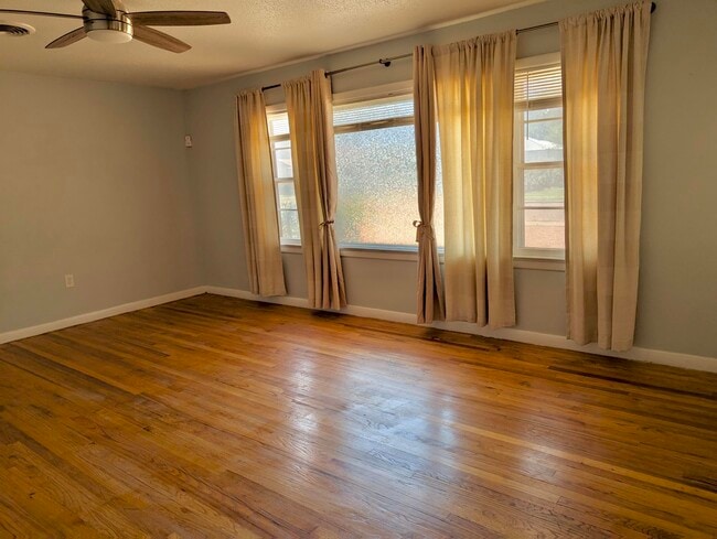 Photo - 3820 32nd St