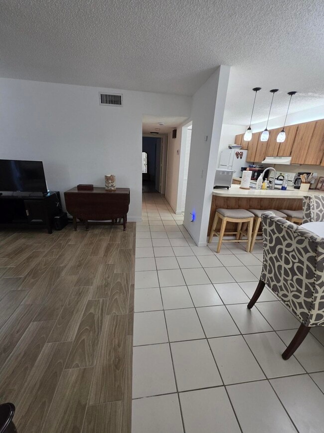 Photo - 3402 Gardens E Dr Unit 14a