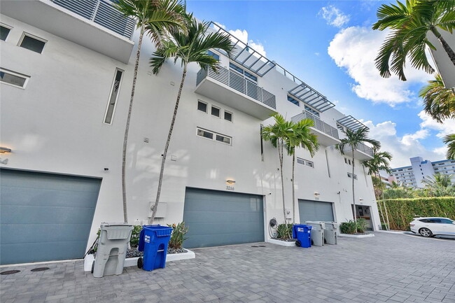 Photo - 3266 NE 15th St