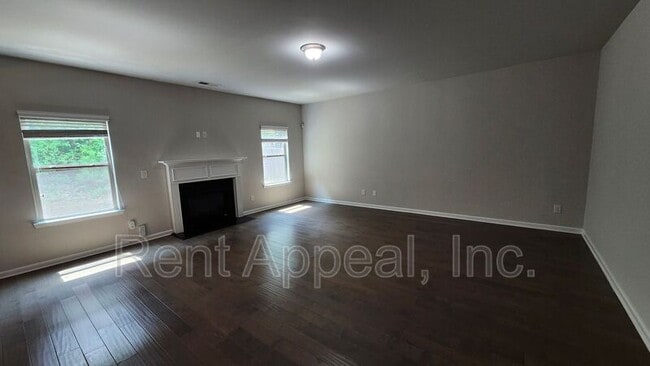Photo - 3523 Woodshade Dr