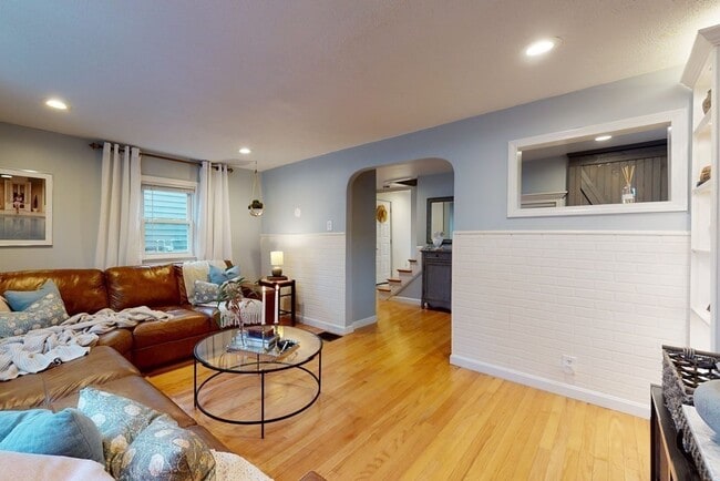 Photo - 37 Marivista Ave