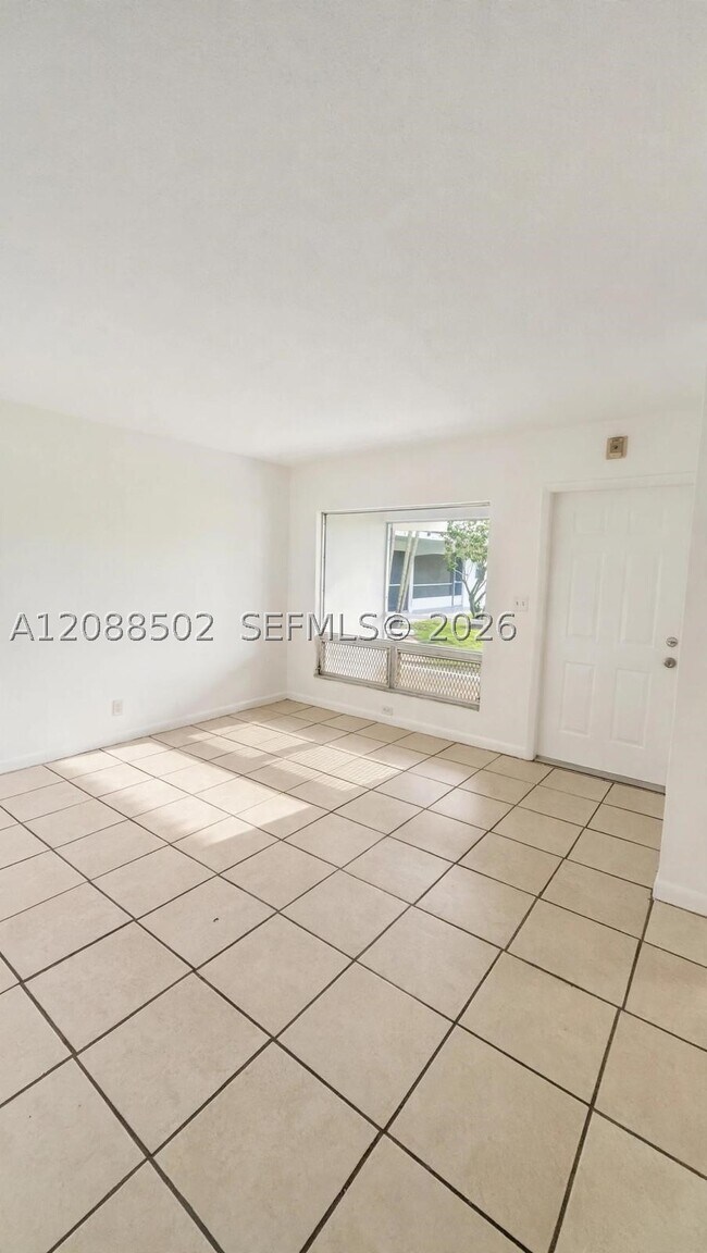 Photo - 1701 NW 46th Ave Unit 105