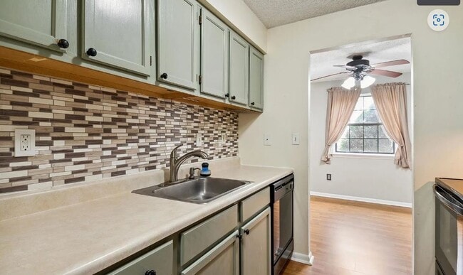 Photo - 3005 Valley Dr