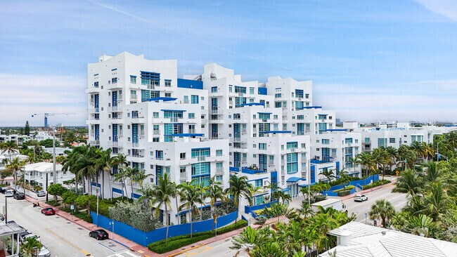 Building Photo - 7600 Collins Ave Unit 1009 Rental