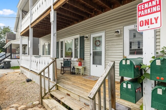 Photo - 12 Eastman St