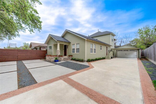 Photo - 1418 Studewood St Casa