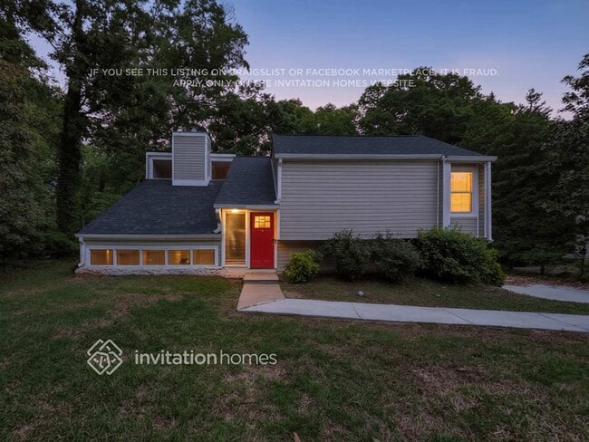 Building Photo - 3166 Robindale Rd