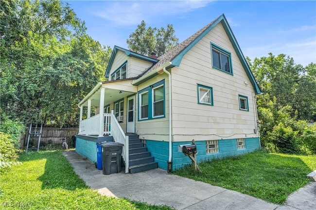 Building Photo - 3571 W 69th St Unit 2/UP Rental
