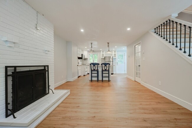 Photo - 115 Green St