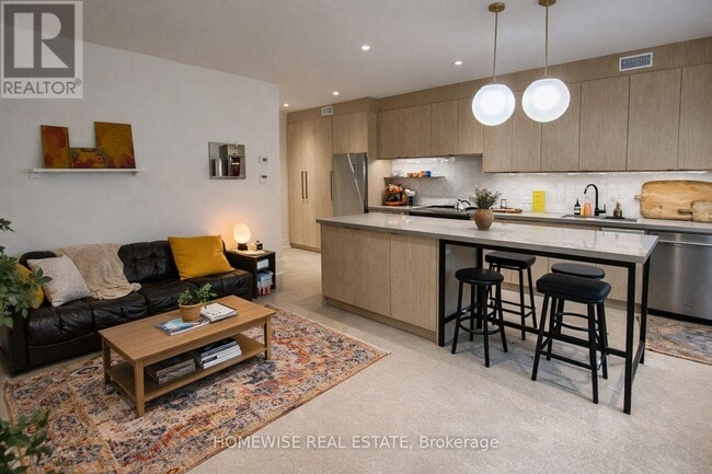 Photo - 1540 King St W Unit 1D