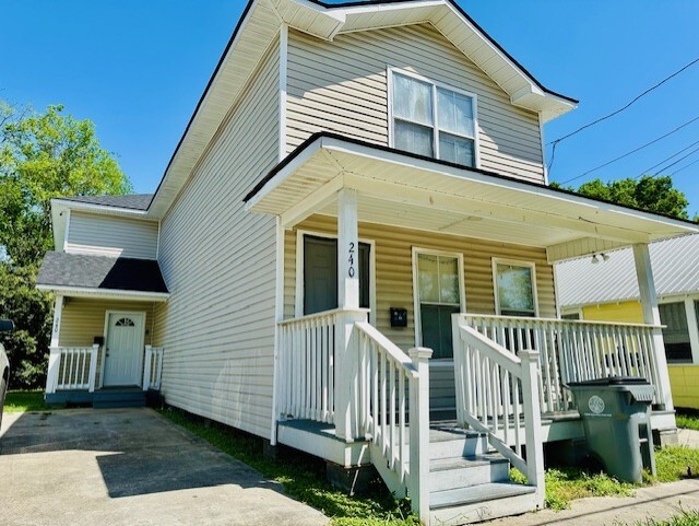 Building Photo - 240 W Garfield St Rental