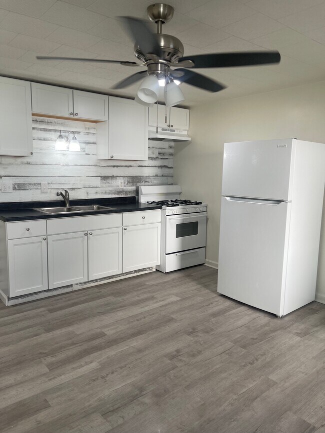 Photo - 121 W Ohio St Unit a