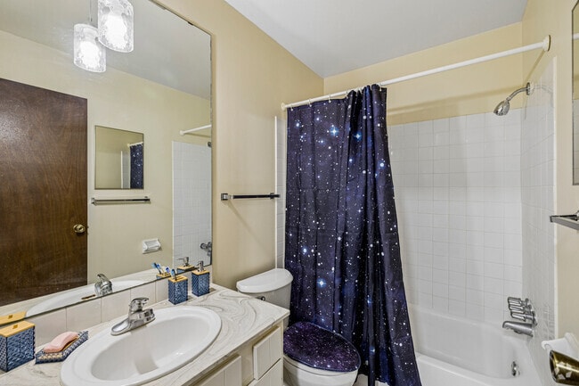 1 dormitorio, 1 baño - 670 pies cuadrados - Baño