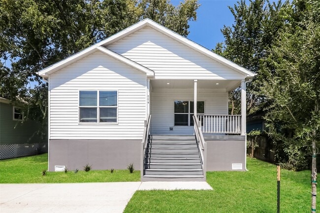 Photo - 774 Dillard St