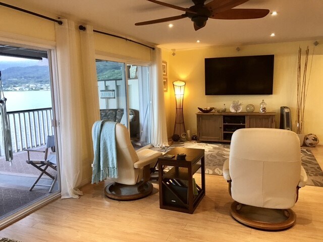 Photo - 583 Keolu Dr