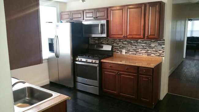 Photo - 1524 E Genesee St