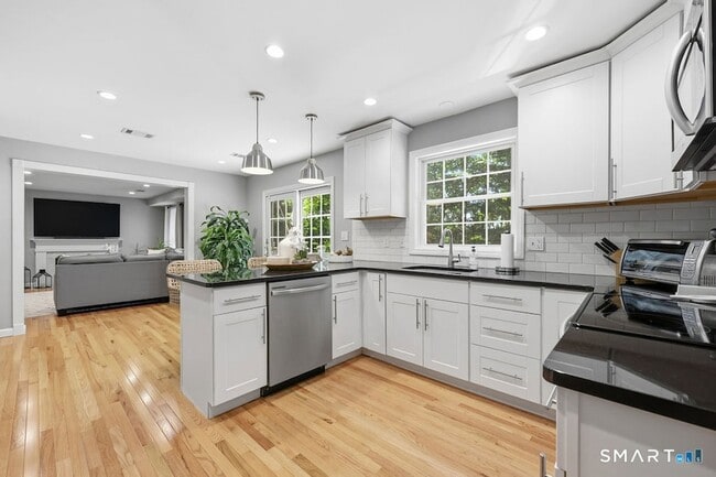 281 Cameron Dr