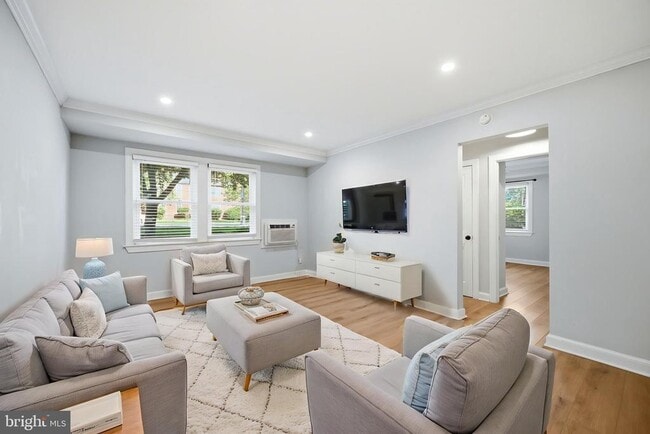 Photo - 906 S Washington St Unit 111
