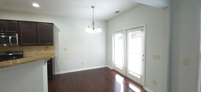 Photo - Elegant Modern Living Near Halcyon & Avalon