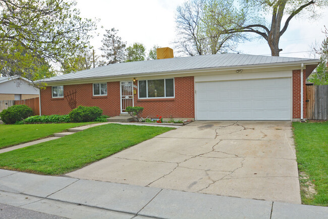 Arvada West Remodeled Ranch 4 bd, 3 bath - Arvada West Remodeled Ranch 4 bd, 3 bath House